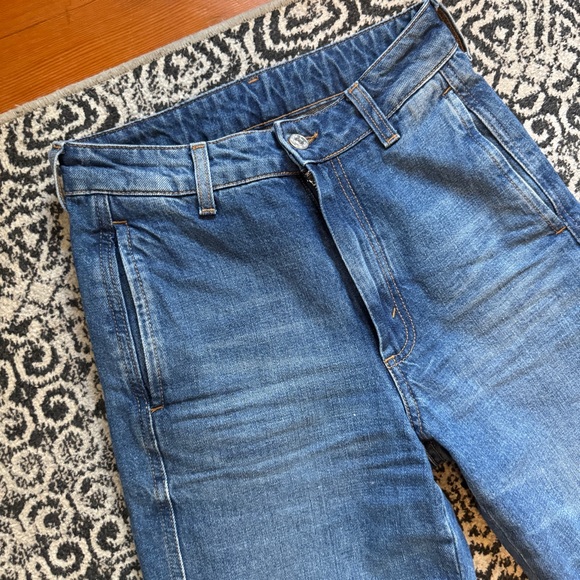 Like New 6397 High Rise Jeans / Tony Pant. Made in Italy. Size 23. Straight leg. - Picture 3 of 10